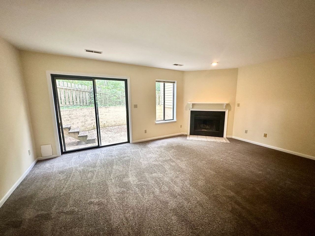 1209 Chatham Rdg - Photo 2 of 11