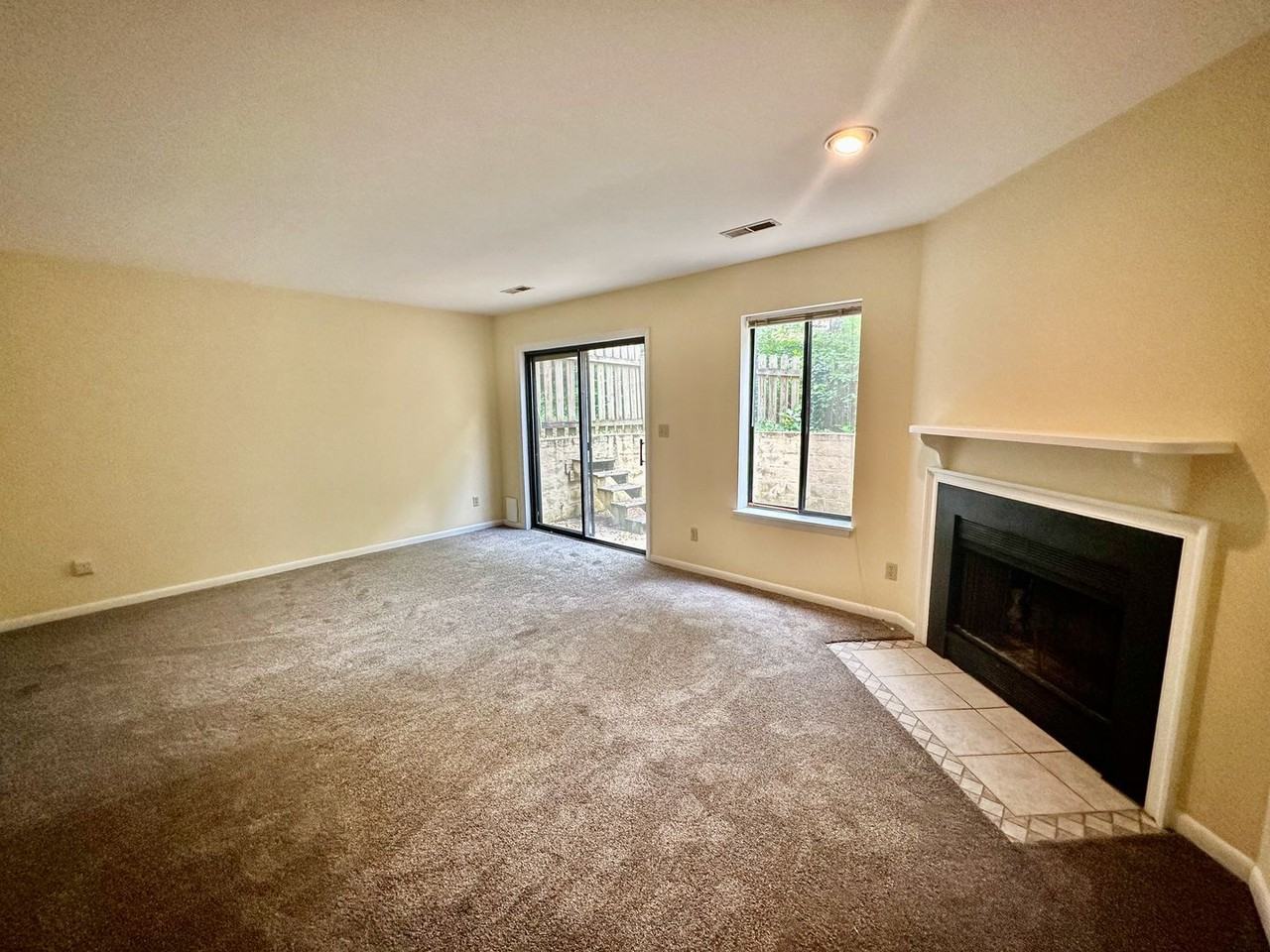 1209 Chatham Rdg - Photo 3 of 11