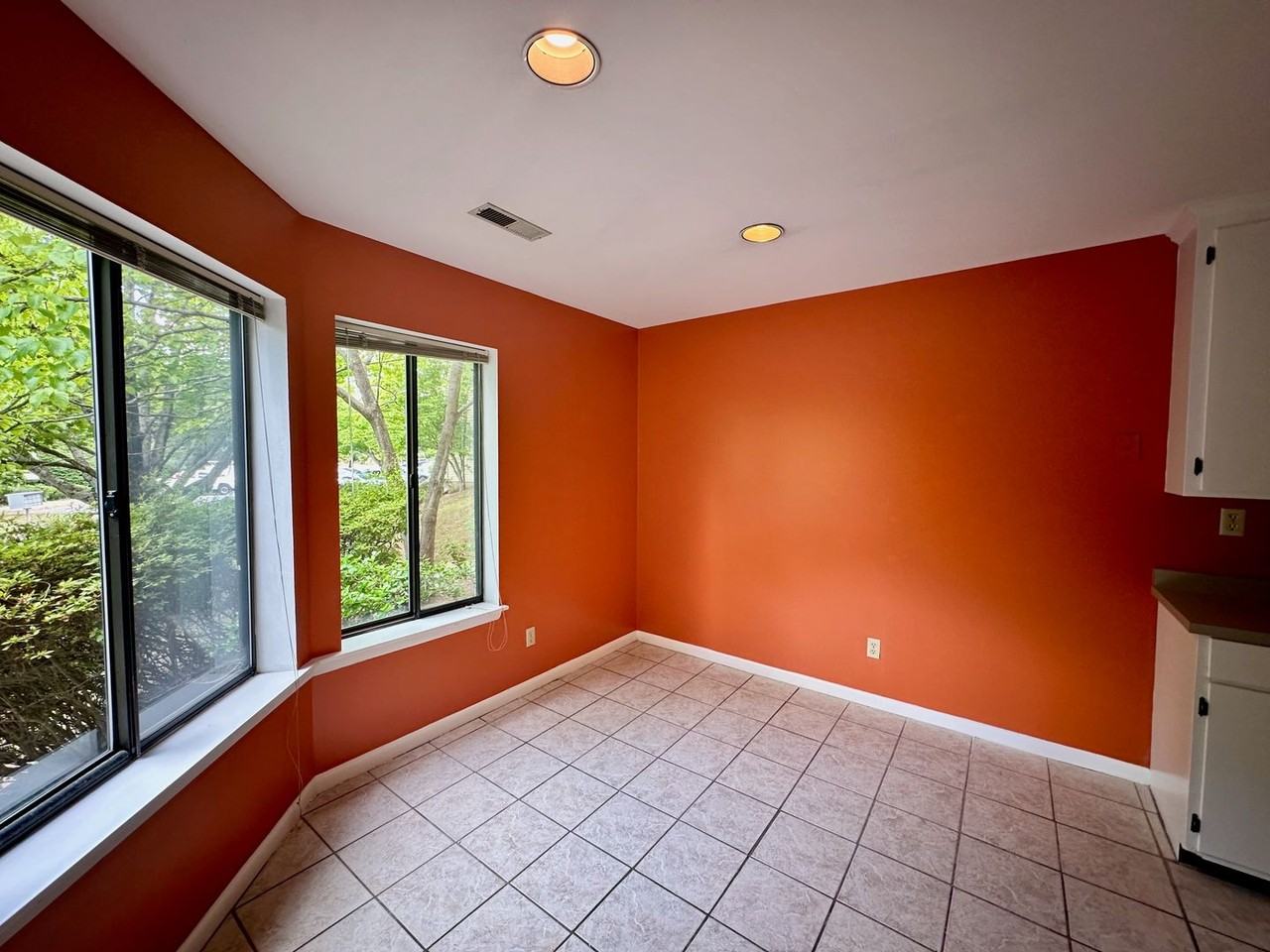 1209 Chatham Rdg - Photo 4 of 11