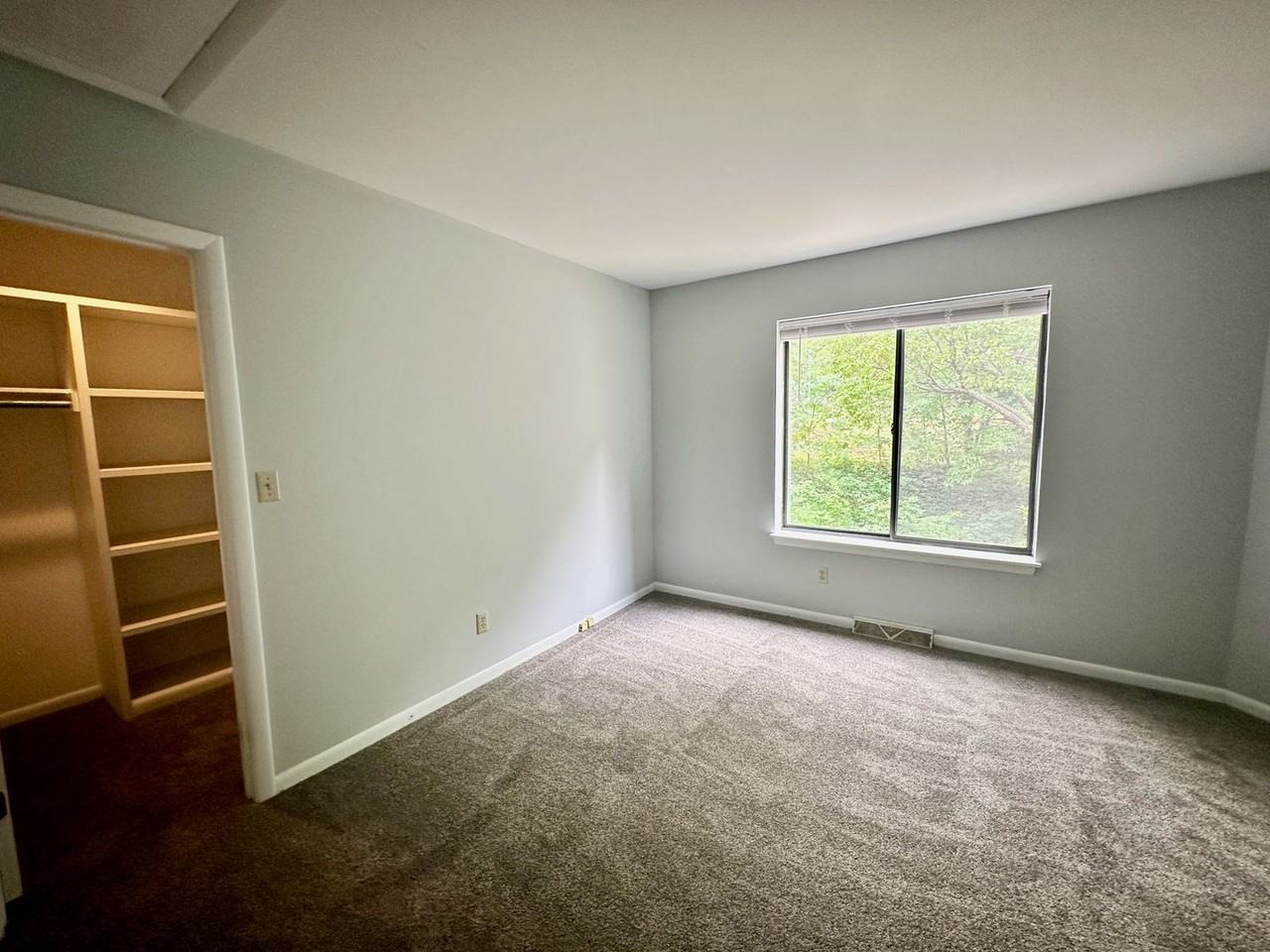 1209 Chatham Rdg - Photo 6 of 11