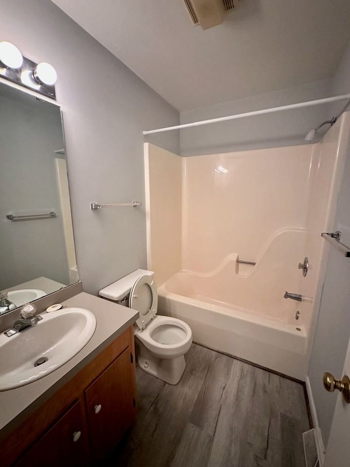 1209 Chatham Rdg - Photo 7 of 11