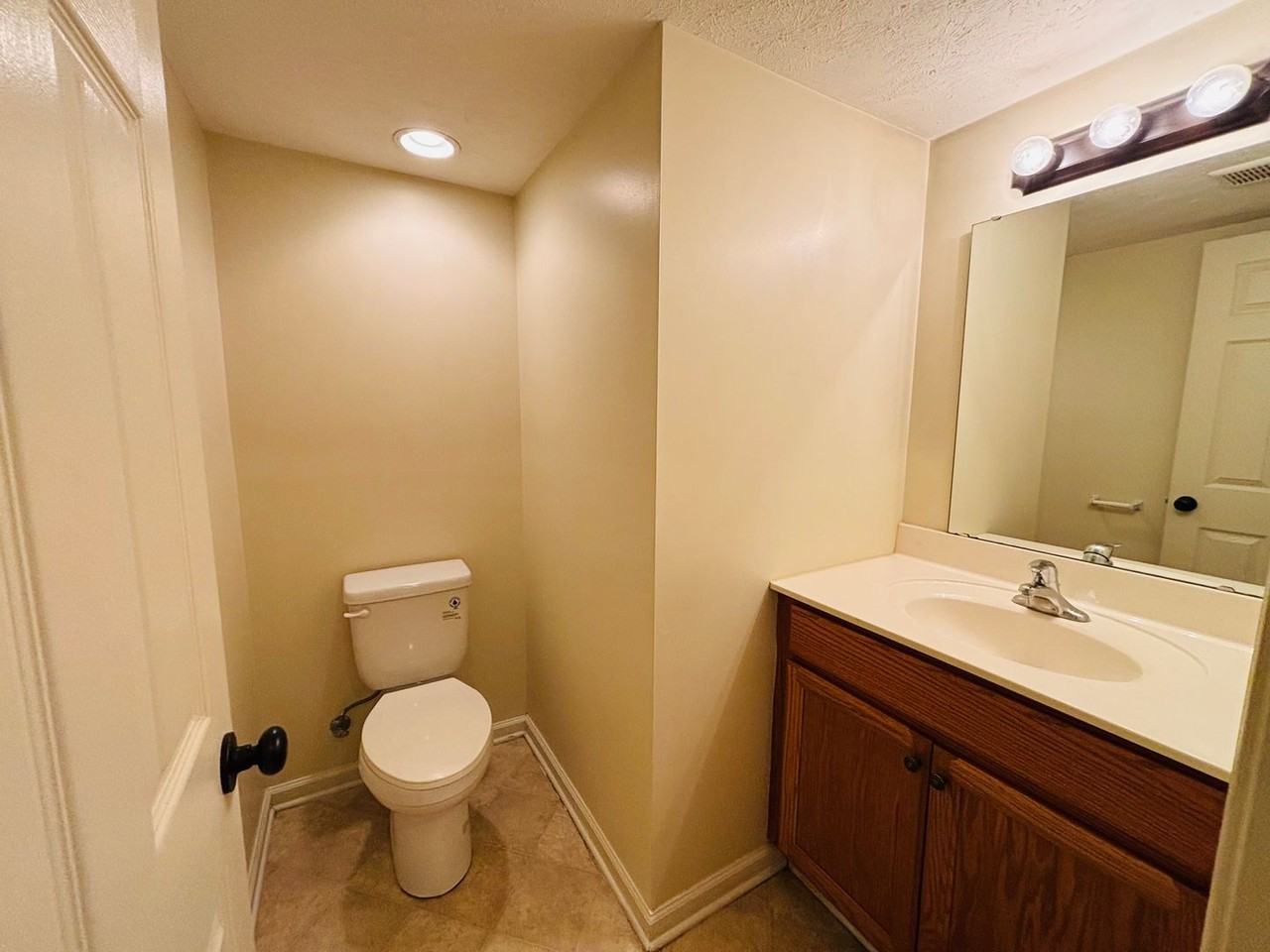 812 Glade Rd - Photo 2 of 22