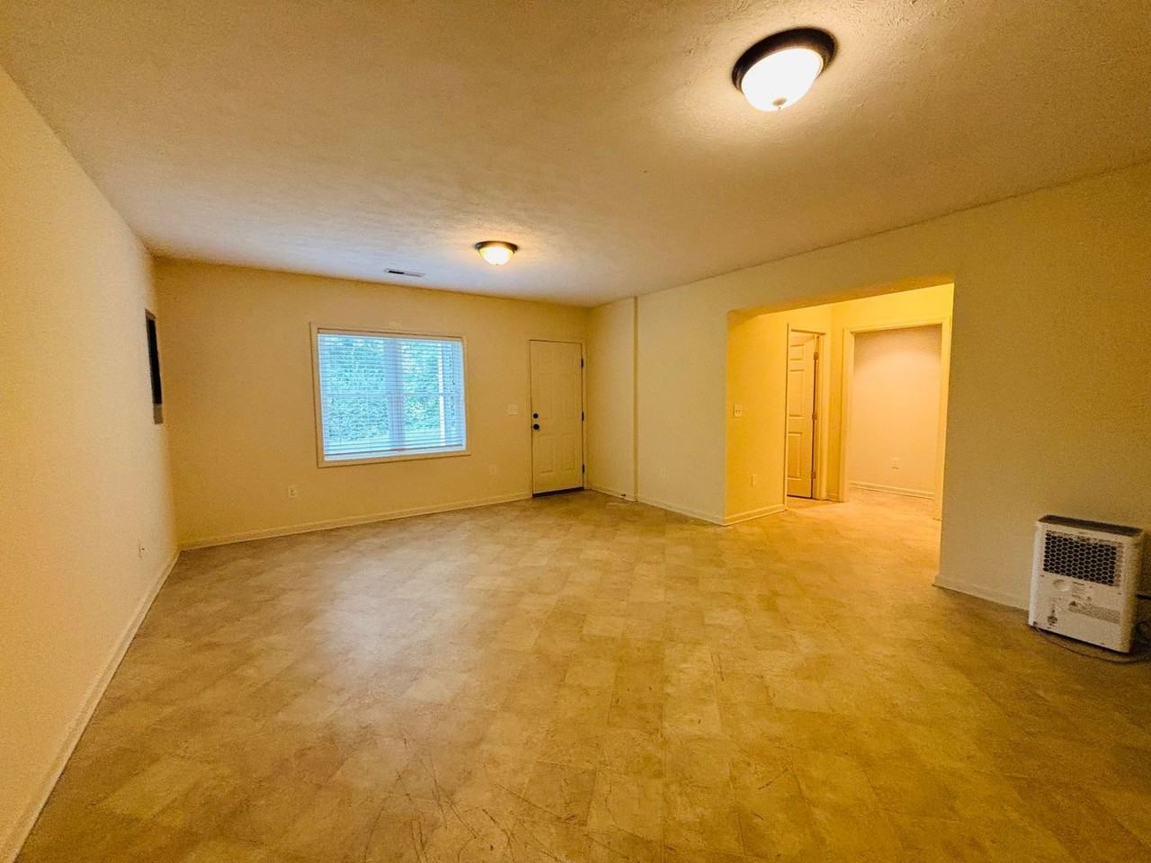 812 Glade Rd - Photo 4 of 22