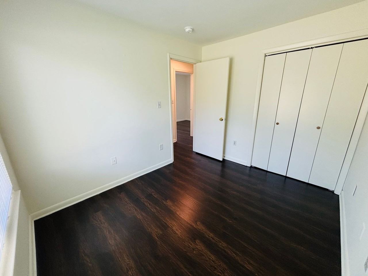 1203 University Ter Apt G - Photo 5 of 18