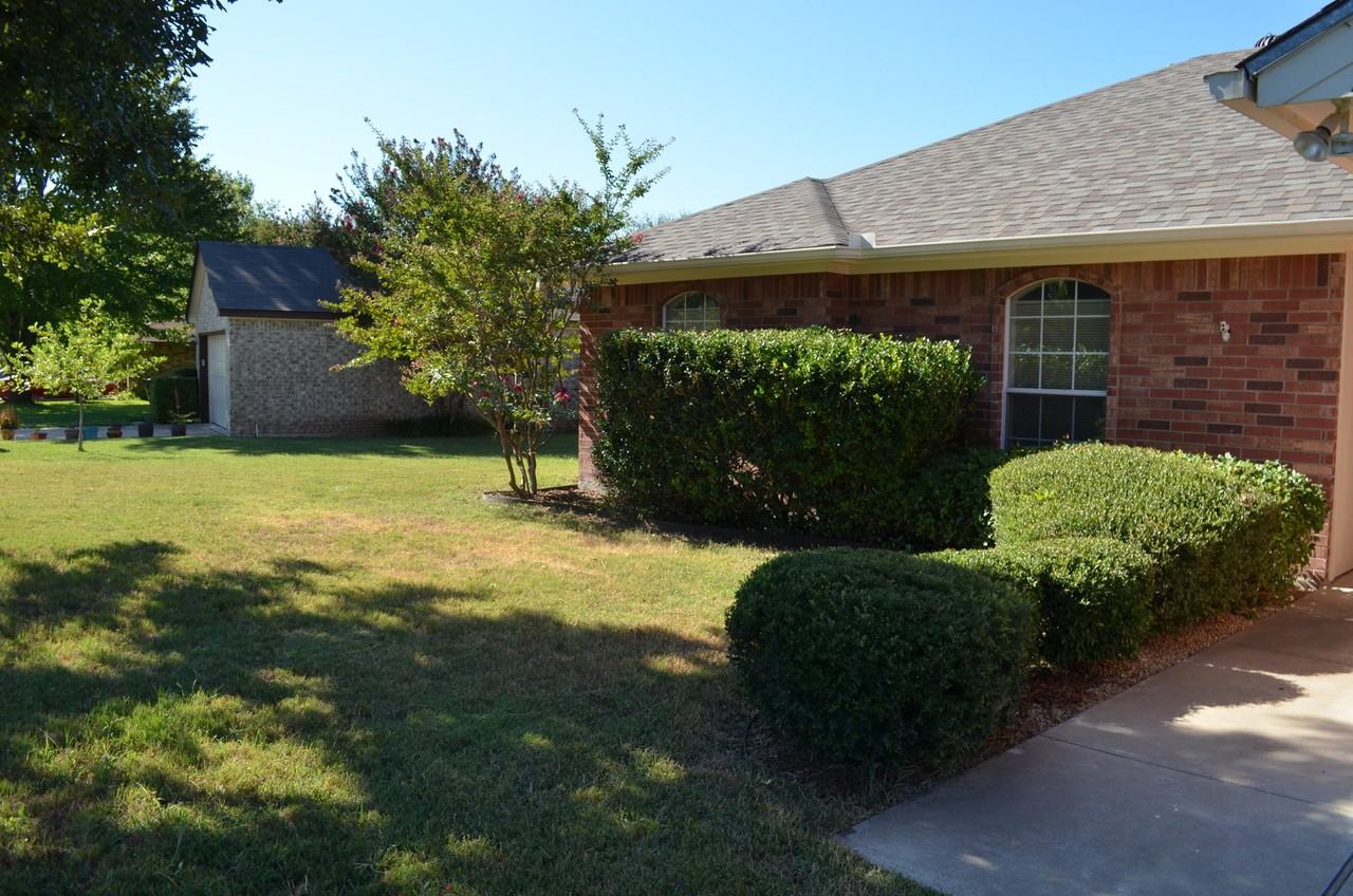 1710 Quarry Trl - Photo 2 of 18