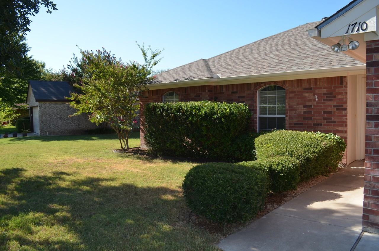1710 Quarry Trl - Photo 3 of 18