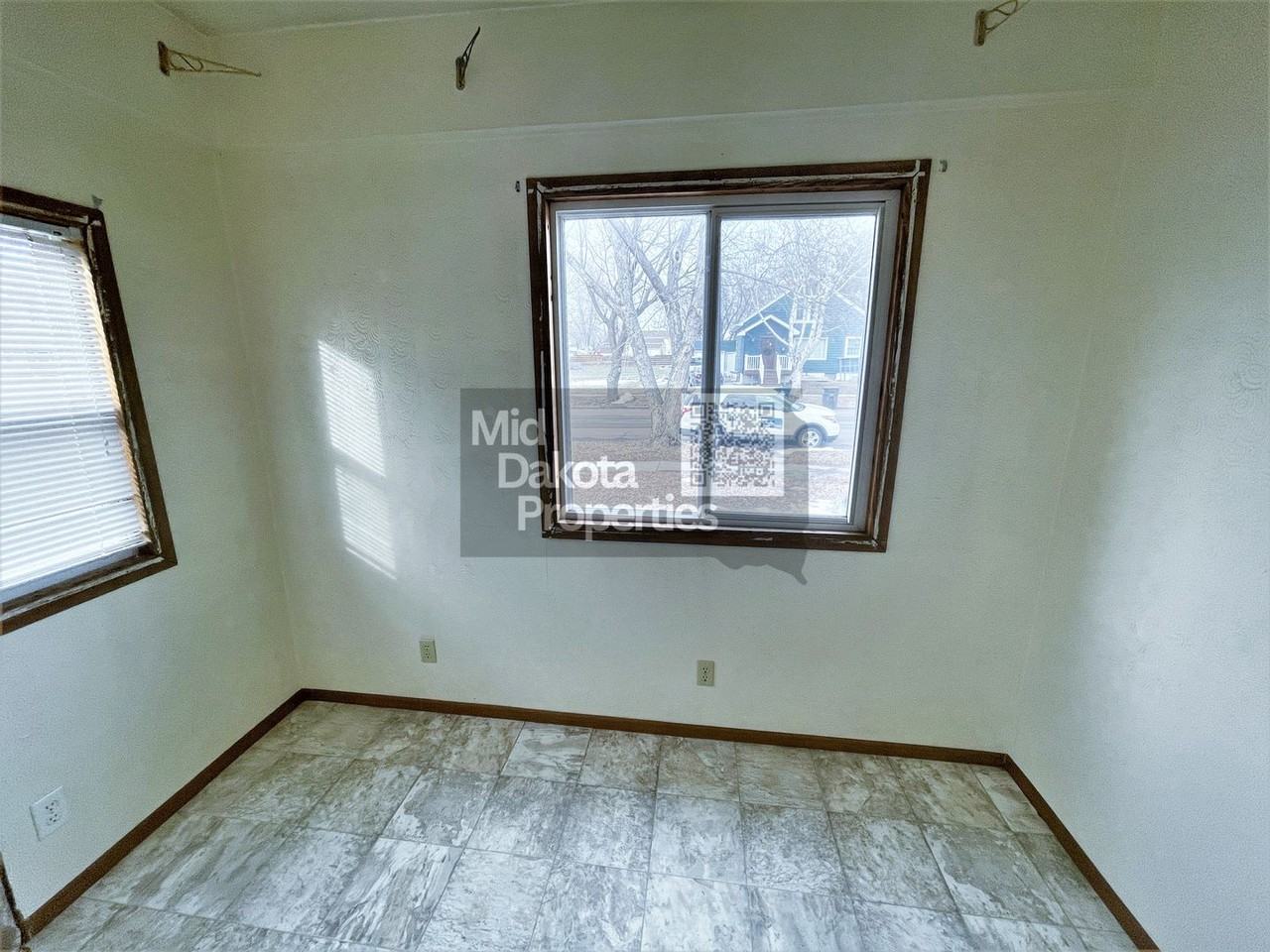 1019 W 4th Ave - Photo 4 of 15