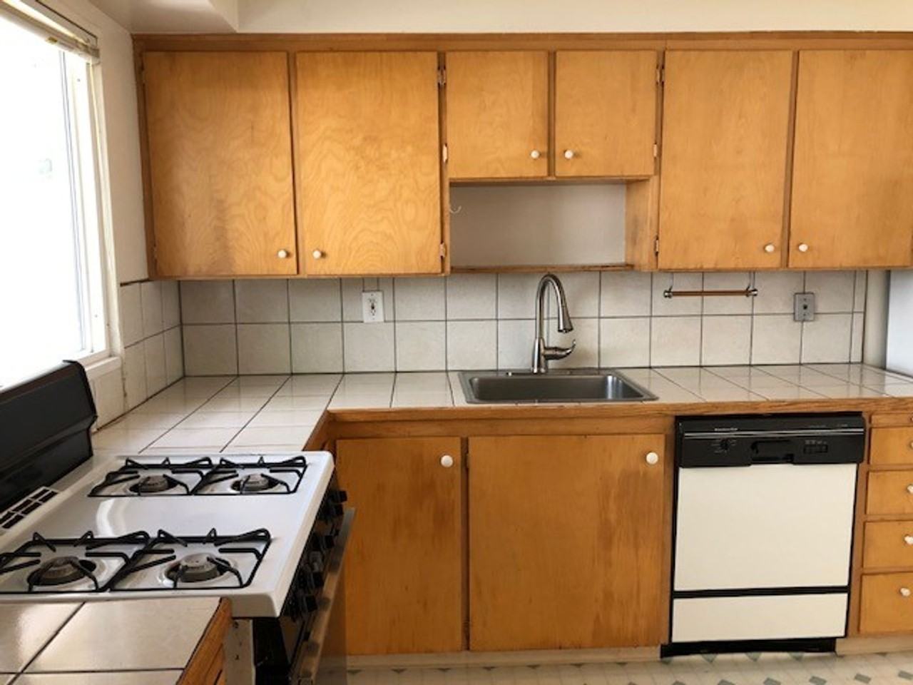 4795 Sw Maple Ave - Photo 4 of 21