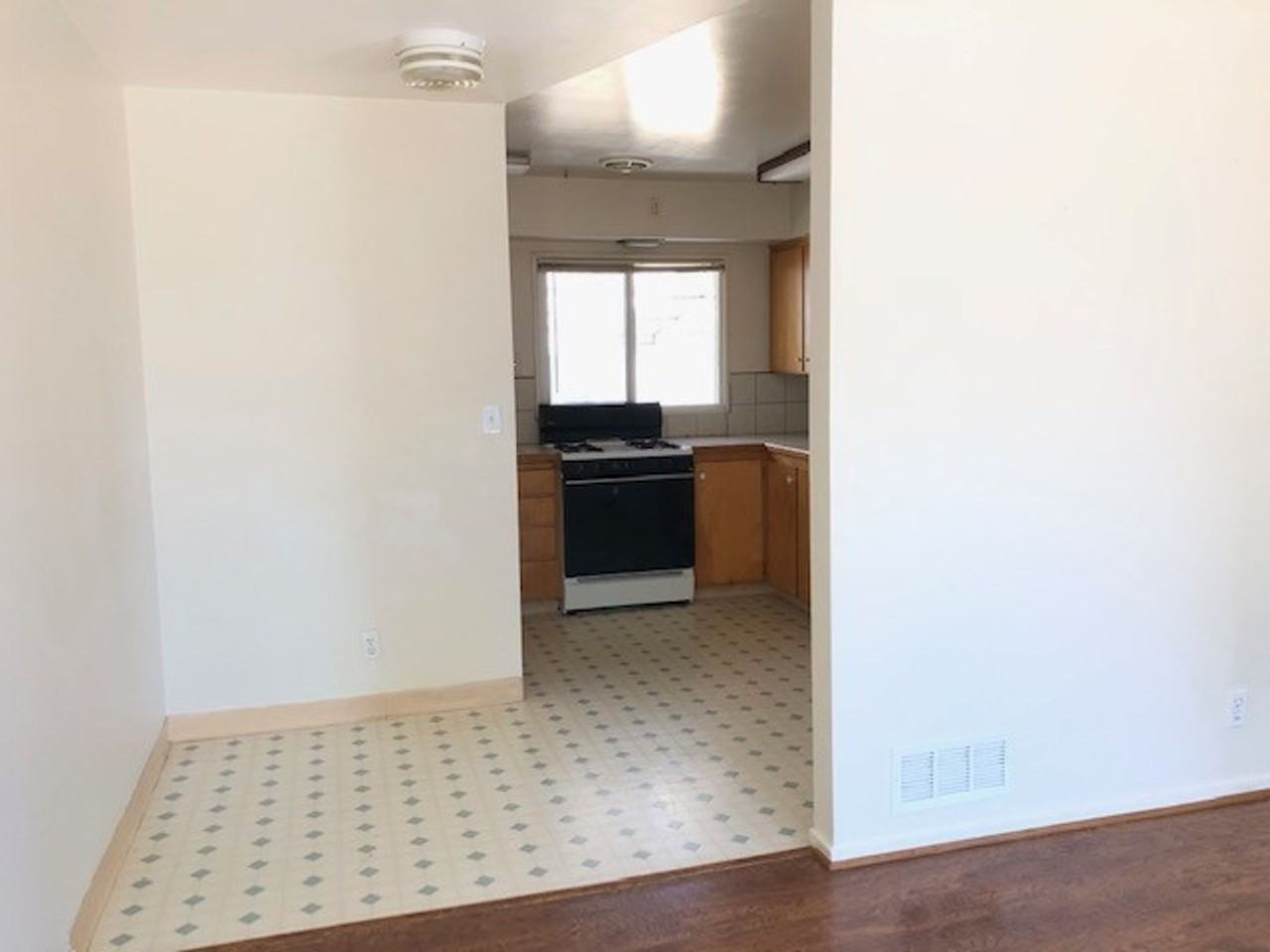 4795 Sw Maple Ave - Photo 7 of 21