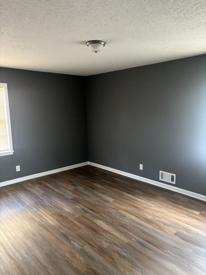 116 Crestview Dr - Photo 4 of 9