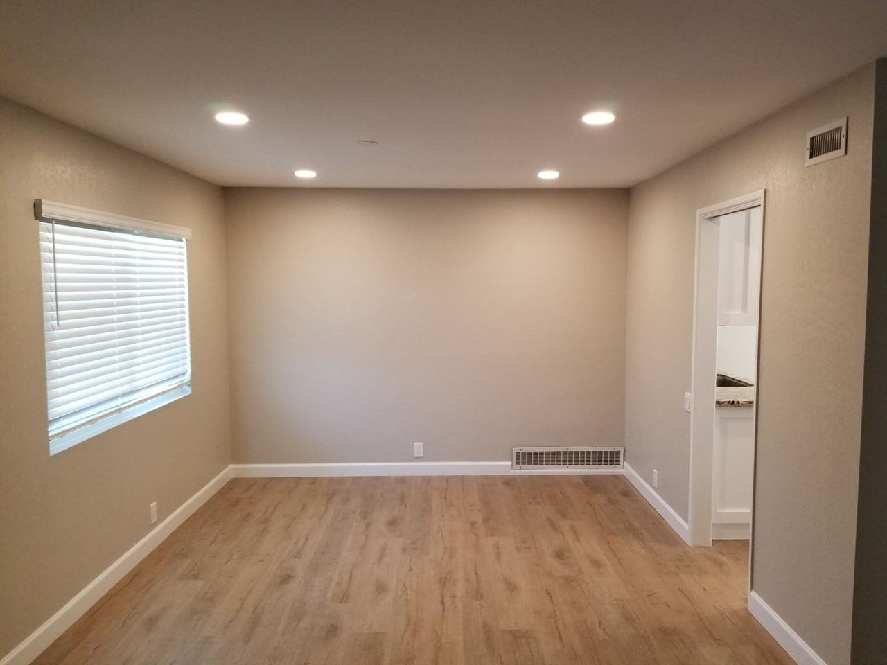 16598 Bernardo Oaks Dr - Photo 7 of 18
