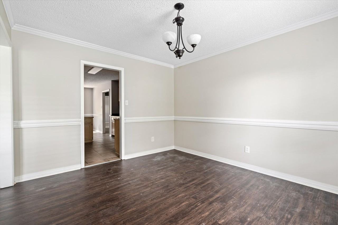 10020 Silverthorne Ct - Photo 7 of 23