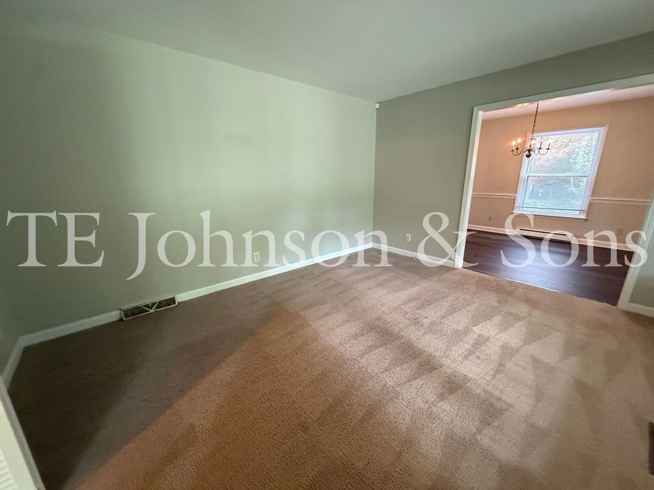 2722 Winslow Ln - Photo 5 of 50