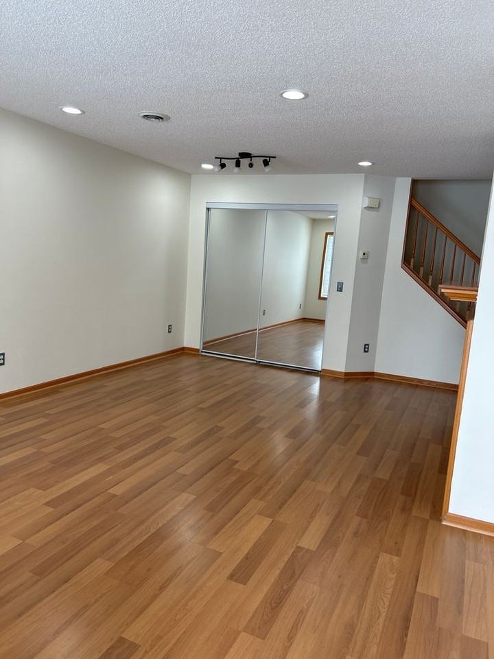 9326 Inland Ln N - Photo 3 of 16