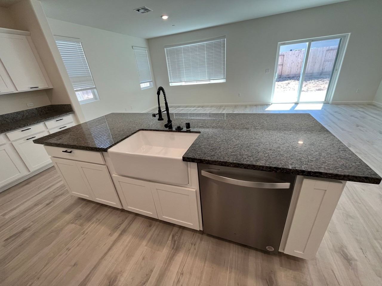 2240 S Lebec St - Photo 6 of 19