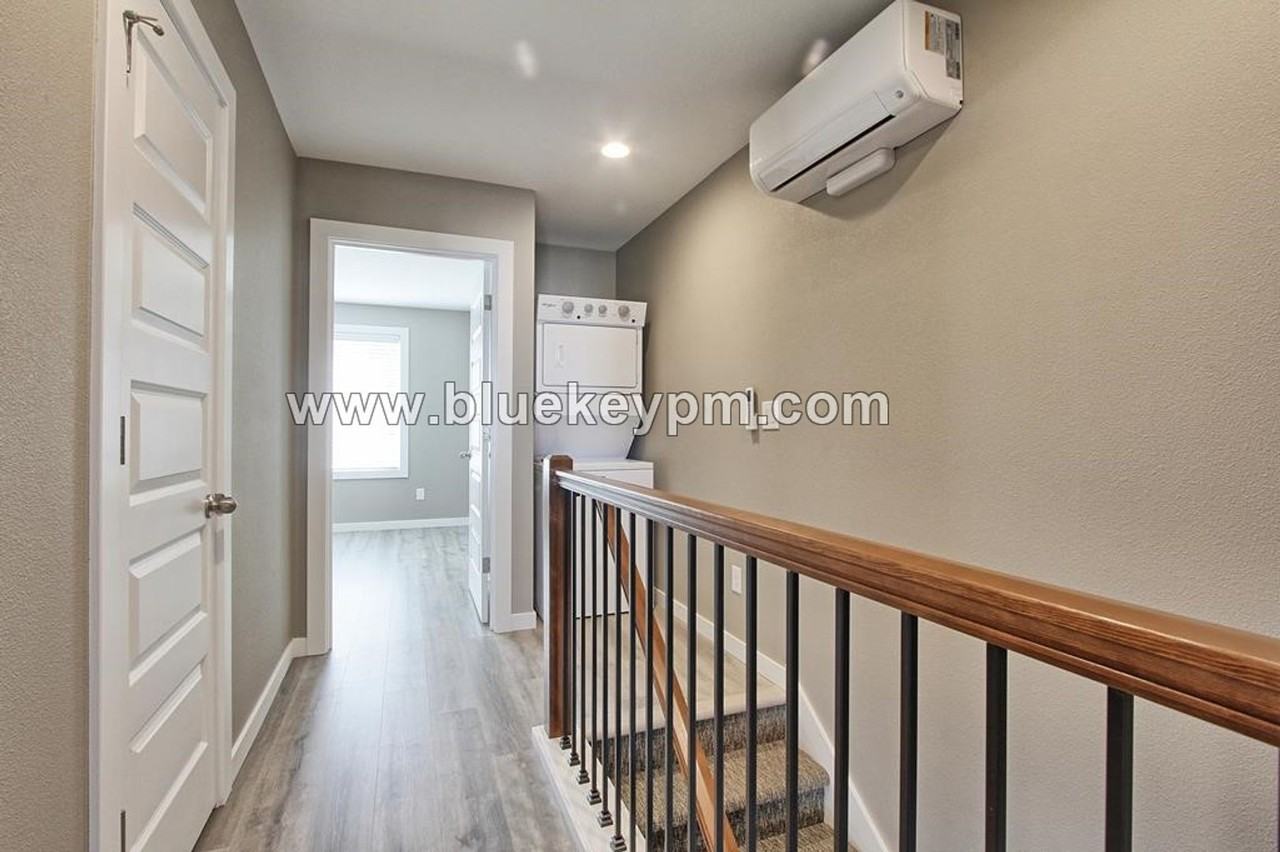 2713 Broadway St - Photo 7 of 13