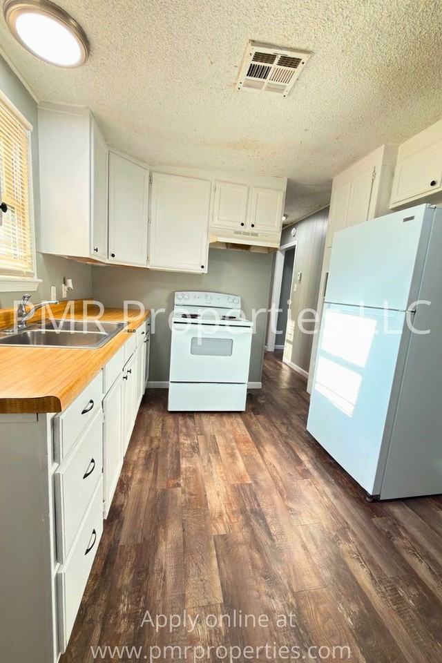 11 Nw 40th St - Photo 2 of 10