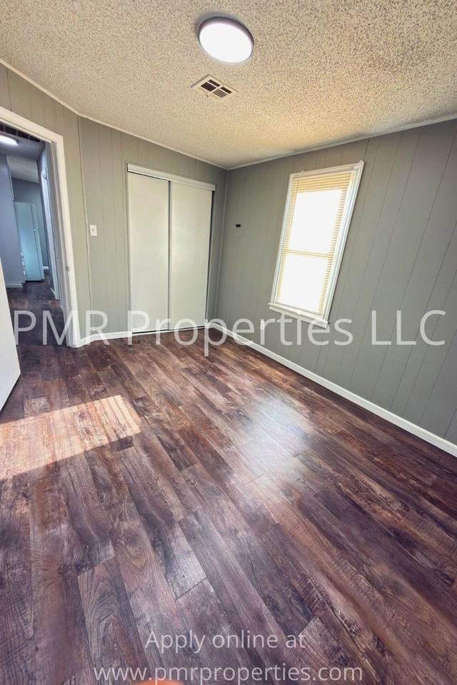 11 Nw 40th St - Photo 4 of 10
