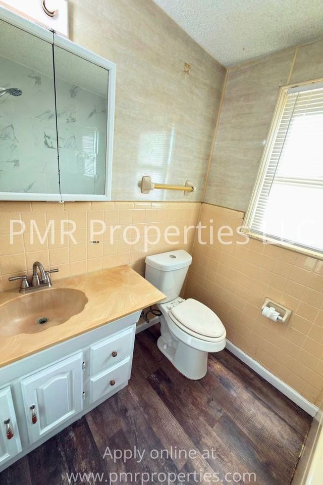 11 Nw 40th St - Photo 7 of 10