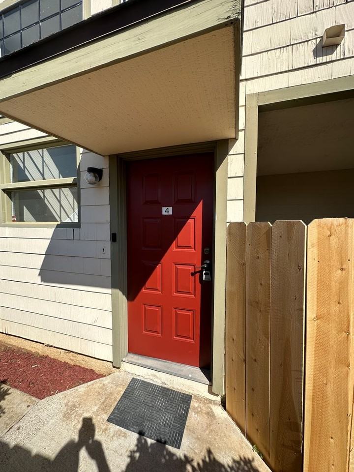 455 E St - Photo 2 of 22