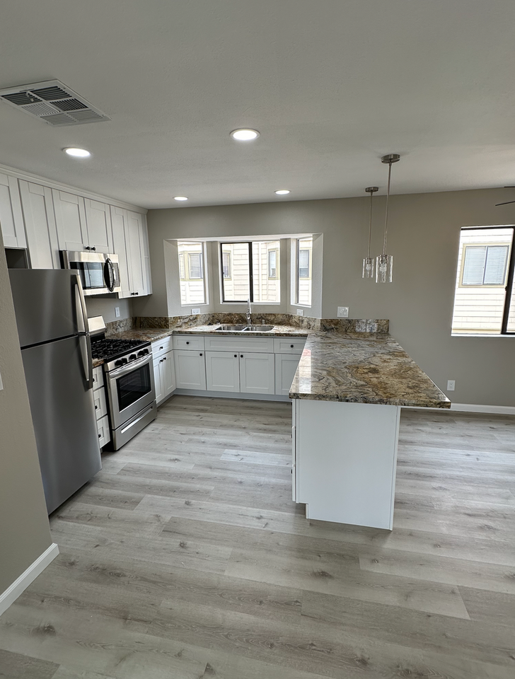 455 E St - Photo 6 of 22