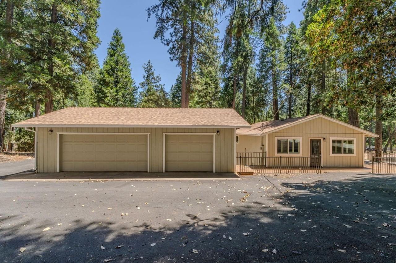 16932 Mckenzie Dr - Photo 2 of 27
