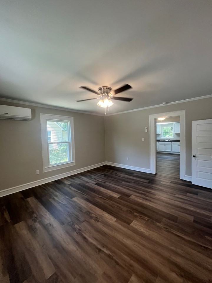 269 Woodruff St - Photo 3 of 20