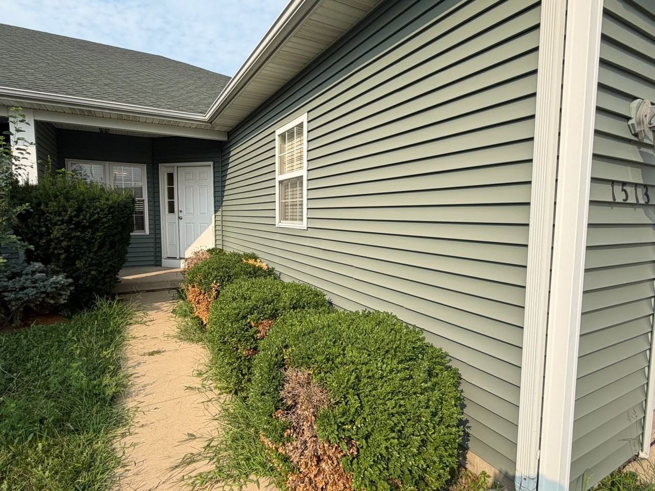 1513 Stonebluff Ct - Photo 2 of 21