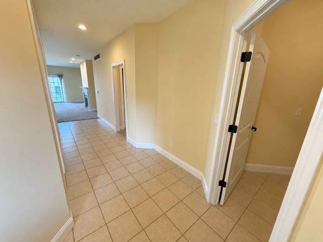 1513 Stonebluff Ct - Photo 3 of 21