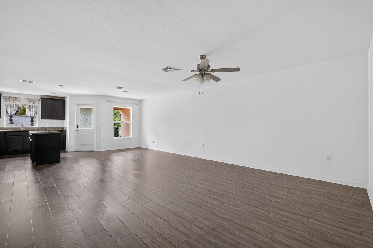 1564 Wynford Cir - Photo 7 of 27