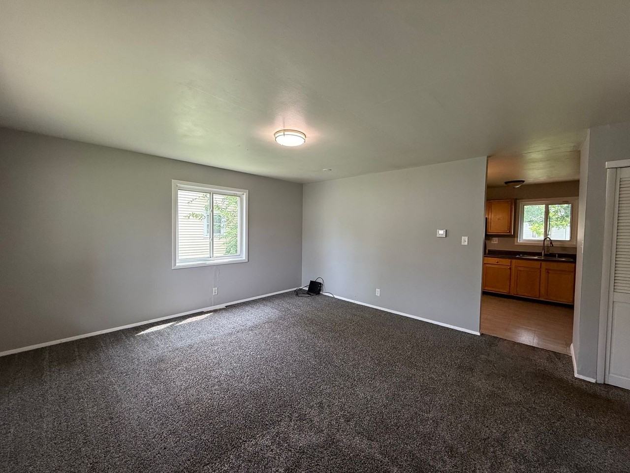 1619 W Waggoner St - Photo 3 of 8