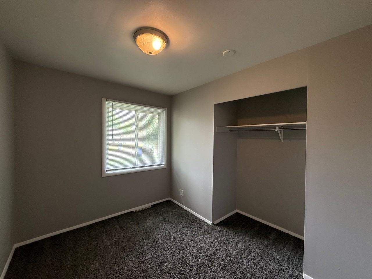 1619 W Waggoner St - Photo 5 of 8