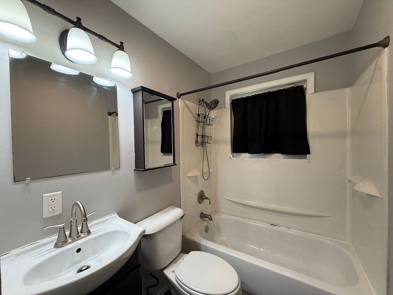 1619 W Waggoner St - Photo 6 of 8