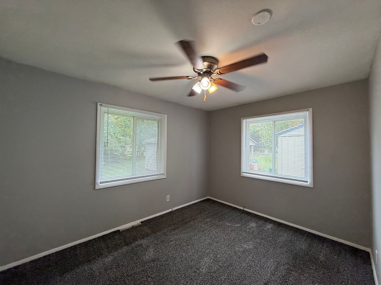 1619 W Waggoner St - Photo 7 of 8