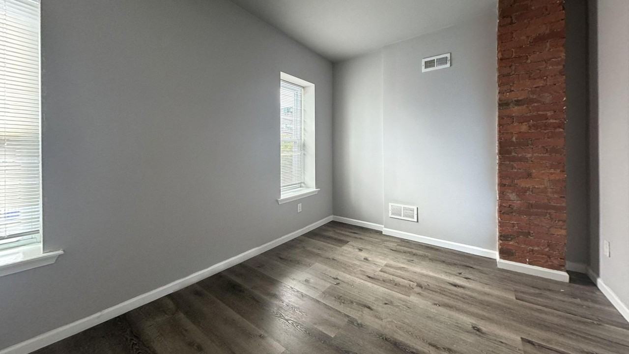 121 N 59th St - Photo 4 of 13