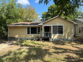 featured image of 2608 W 8th Ave