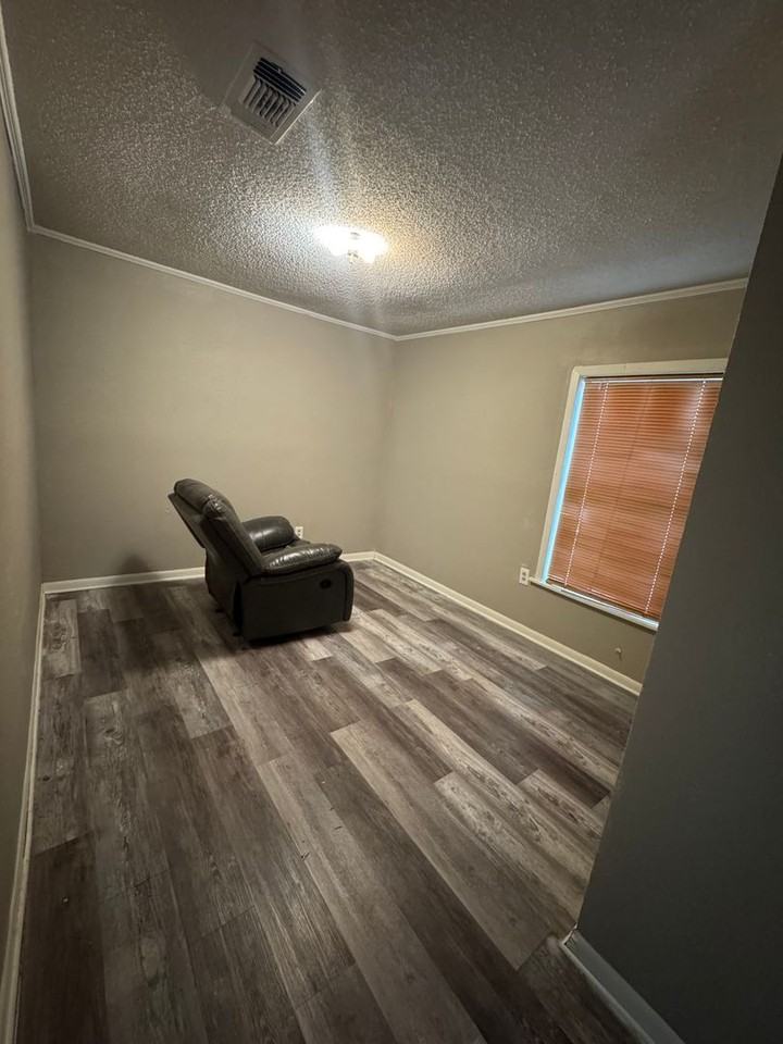 2608 W 8th Ave - Photo 5 of 11