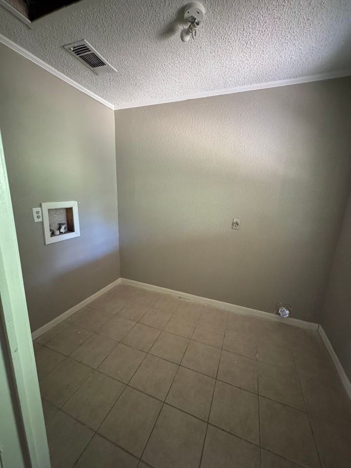 2608 W 8th Ave - Photo 7 of 11