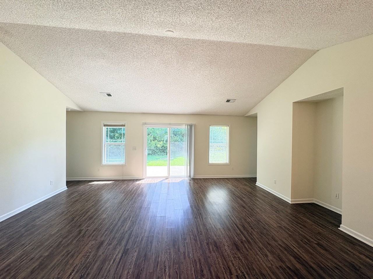 10 Broadland Cir - Photo 7 of 25