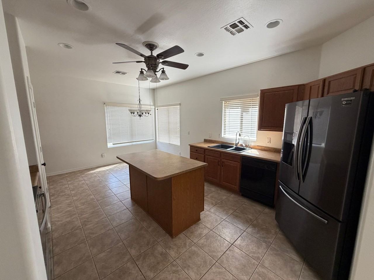 1650 S Crismon Rd #28 - Photo 5 of 28