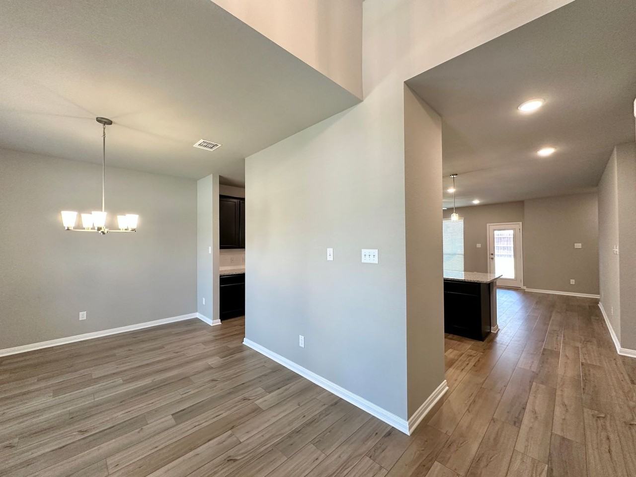 1821 Horatio St - Photo 2 of 32