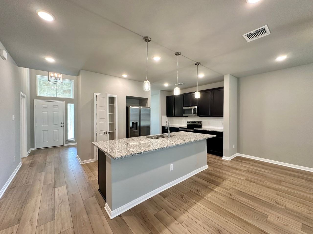 1821 Horatio St - Photo 6 of 32