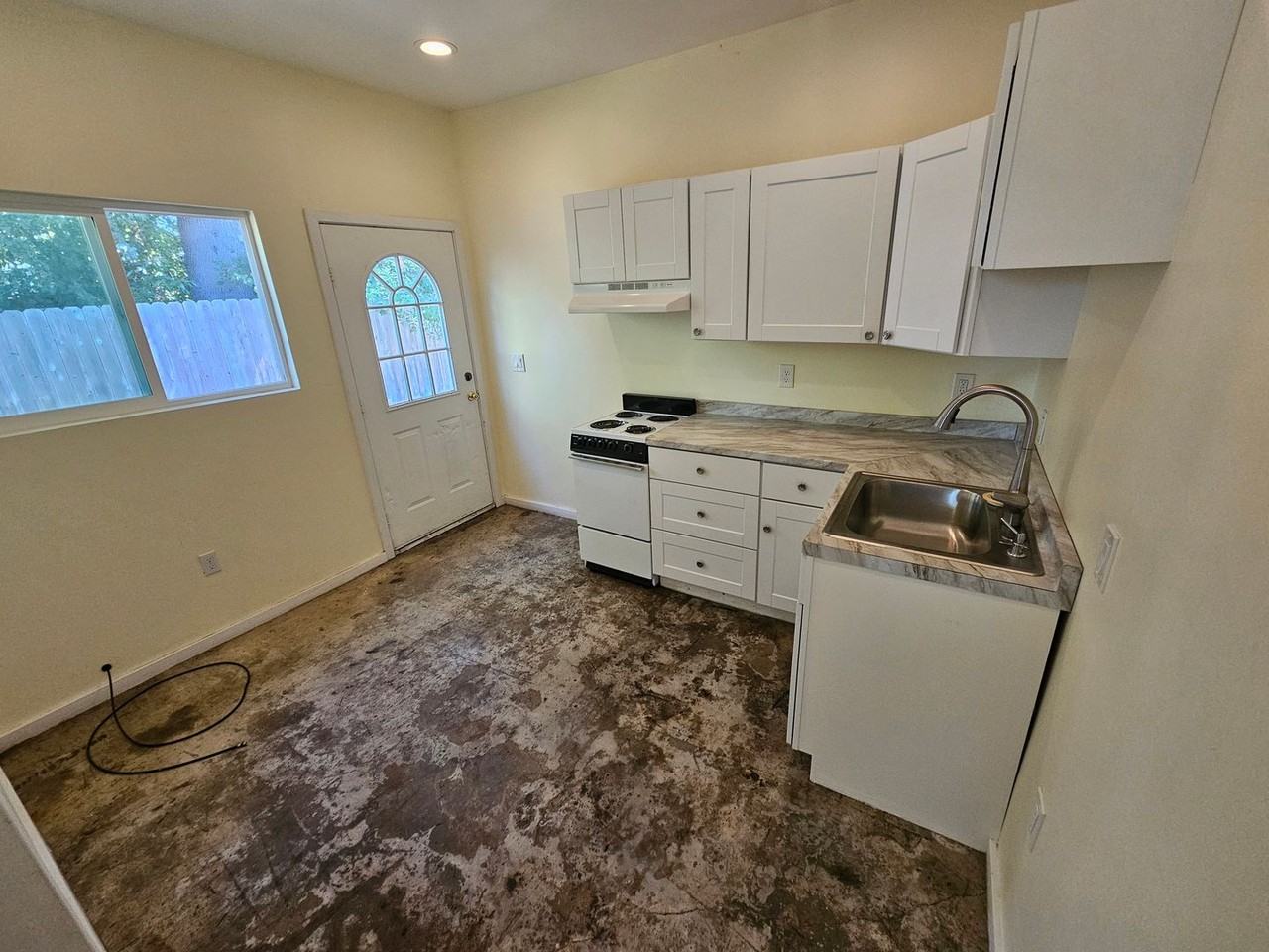 9707 Main St - Photo 2 of 7