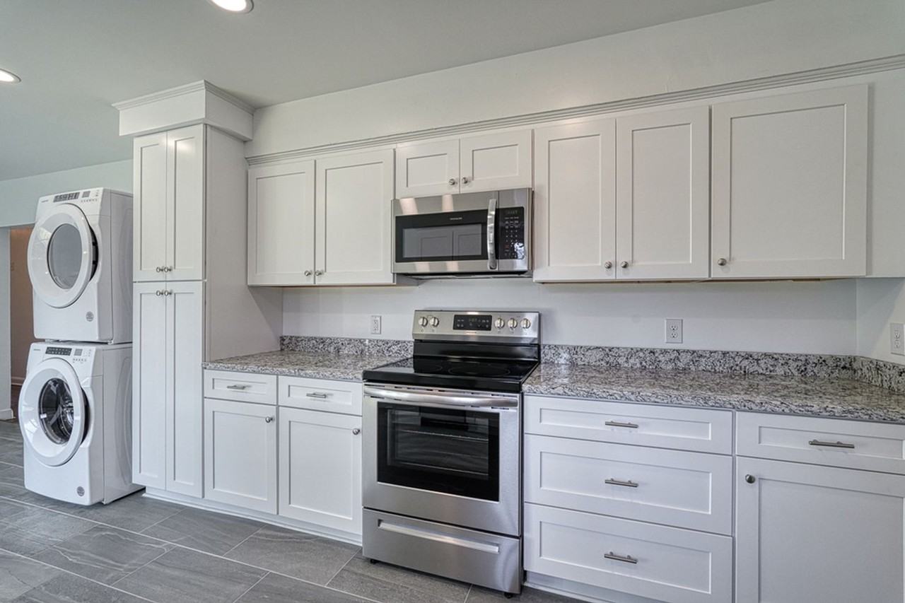 118 1st Ave - Photo 3 of 26