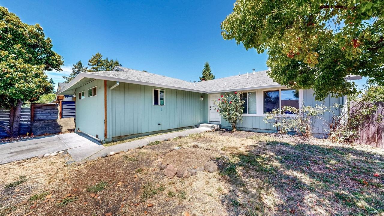 8690 Lords Manor Way - Photo 4 of 39