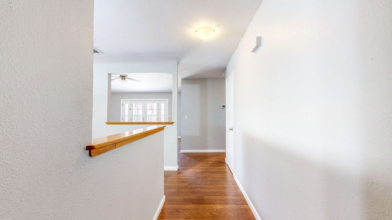 8690 Lords Manor Way - Photo 5 of 39