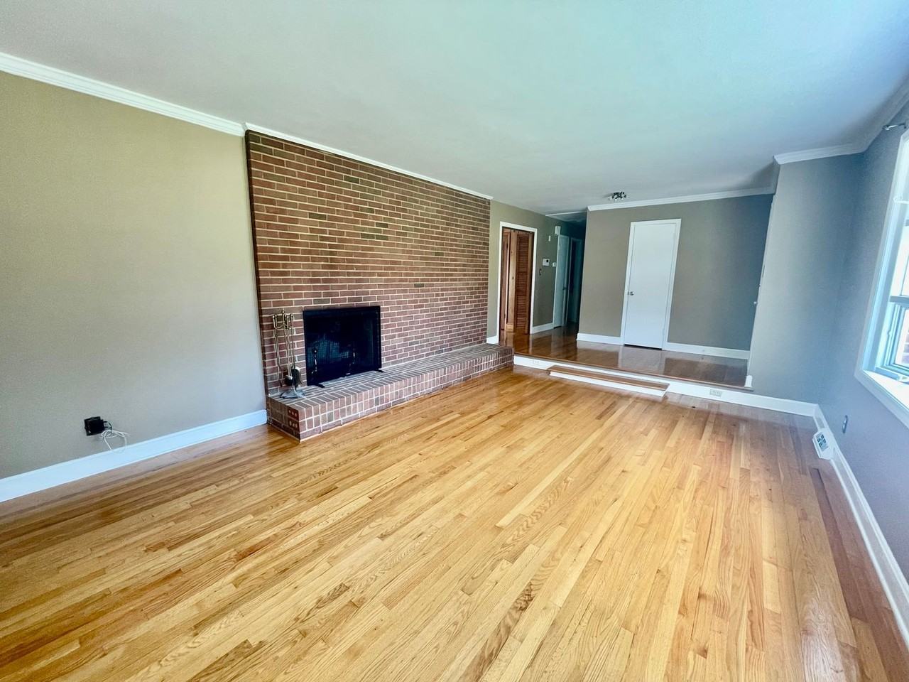 1936 Crestdale Dr - Photo 3 of 10