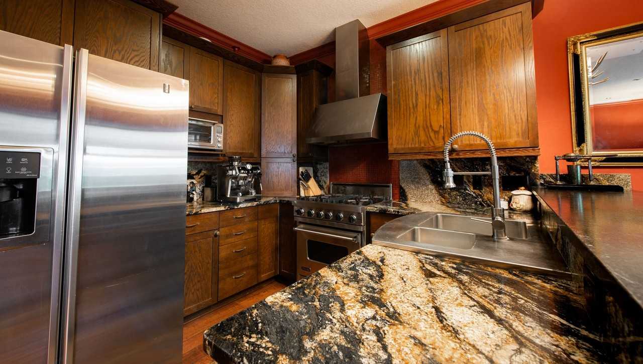 109 S Packwood Ave Unit D - Photo 3 of 9