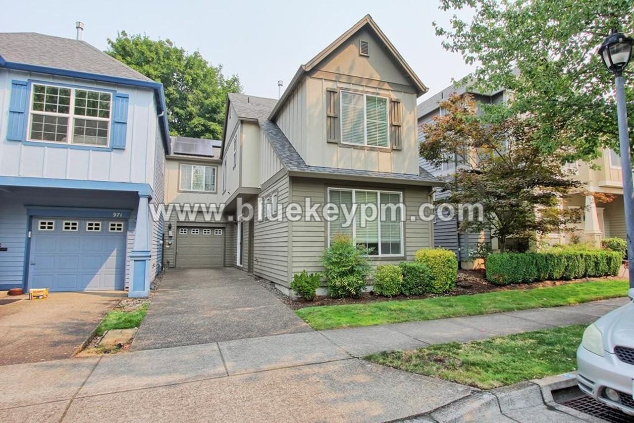 985 Se Tamango St - Photo 2 of 20