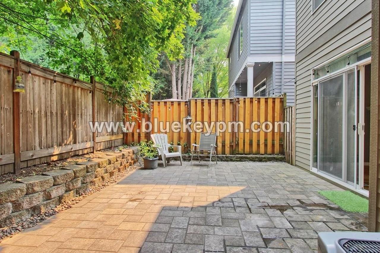 985 Se Tamango St - Photo 3 of 20